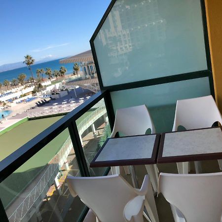 Torremolinos, Playa Del Bajondillo, Primera Linea Exterior foto